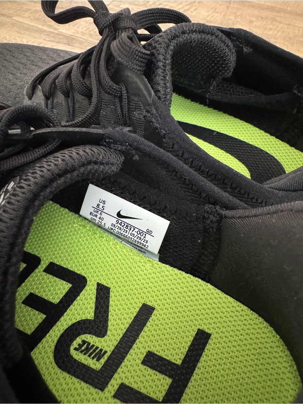 Nike Women’s Black/White Free RN - Picture 6 of 7